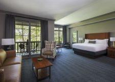 小屋 at Ballantyne, 夏洛特 North Carolina King Hotel Room with Balcony | 会议 Retreat, Wedding Venue